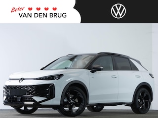 Volkswagen T-Roc R-Line First Edition 1.5 eTSI 150 PK | Panoramadak| Trekhaak | Elek. achterklep | Stuur & Stoelverwarming | IQ.Light | Black Style |