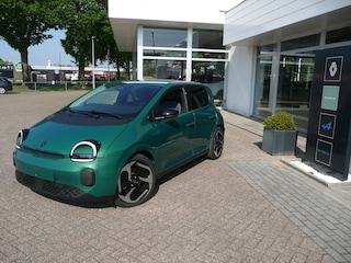 Renault Twingo urban range techno 27.5 kWh VANAF: € 20.990! 18"LM VELGEN/ 4SEIZOENSBANDEN/ ADAPTIEVE CRUISE/ PARK ASSIST/ FULL LED/ ETC...RIJBEREIK TOT RUIM 260KM*, RIJKLAAR!