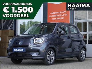 Leapmotor T03 Design 37.3 kWh | Nieuwe auto | Snel leverbaar! | Actieradius van 265 km (WLTP) Gecombineerd | Camera | Panoramadak | Adaptive cruise control | Dodehoek detectie | Lichtmetalen velgen