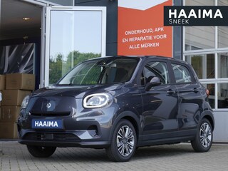 Leapmotor T03 Design 37.3 kWh | Nieuwe auto | Snel leverbaar! | Actieradius van 265 km (WLTP) Gecombineerd | Camera | Panoramadak | Adaptive cruise control | Dodehoek detectie | Lichtmetalen velgen