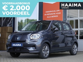 Leapmotor T03 Design 37.3 kWh | Nieuwe auto | Snel leverbaar! | Actieradius van 265 km (WLTP) Gecombineerd | Camera | Panoramadak | Adaptive cruise control | Dodehoek detectie | Lichtmetalen velgen