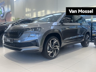 Skoda Karoq 1.5 TSI ACT Sportline Business 150PK | Automaat | Matrix LED Koplampen | Apple Carplay/Android Auto | Trekhaak | Climate Control | Achteruitrijcamera | Cruise Control | Stoelverwarming | Privacy Glass | Sportstoelen | Parkeersensoren | Lichtmetalen velgen | Direct leverbaar! | € 3.000,- inruilpremie! |