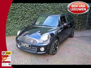 Mini Clubman 1.6 Cooper Hampton R55 LCI met Xenon, PDC, Leer, Pano.dak en 17"
