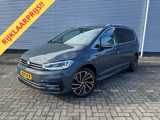 Volkswagen Touran 1.5 TSI R-Line Exclusive 7p,afn.Trekhaak,Navigatie,parkeersensoren/Camera,stoelverwarming,