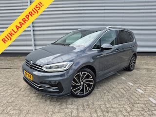 Volkswagen Touran 1.5 TSI R-Line Exclusive 7p,afn.Trekhaak,Navigatie,parkeersensoren/Camera,stoelverwarming,