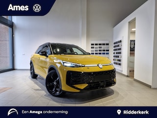 Volkswagen T-Roc R-Line First Edition 1.5 eTSI 150 PK | Multimedia pakket | Black style pakket