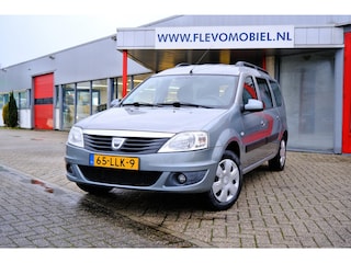 Dacia Logan 1.6-16V Lauréate 7-pers Airco|Trekhaak|APK dec 2026!