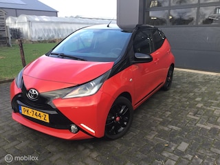 Toyota Aygo 1.0 VVT-i x-play. BI-COLOUR / NL auto / 1e Eig.