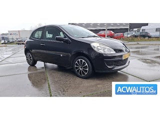Renault Clio 1.2-16V Authentique ( lees goed)
