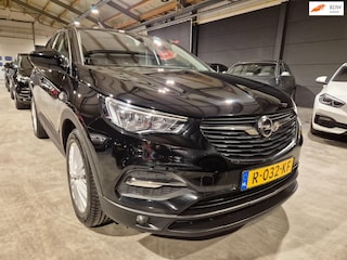 Opel Grandland X 1.2 Turbo Business Executive - Automaat - Climate - Cruise - Navigatie - Trekhaak