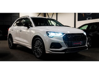Audi Q3 40 TFSI quattro S edition | Panorama | LED koplampen | Leder/alcantara S-line | Virtual Cockpit |
