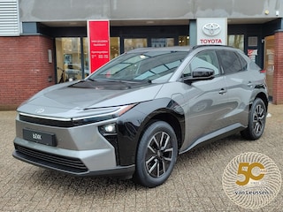 Toyota bZ4X DYNAMIC 73 kWh MODEL 2026 NIEUW OP VOORRAAD! 360° CAMERA STOELVERW BLIND SPOT KEYLESS EL-STOEL APPLE/ANDROID WARMTEPOMP