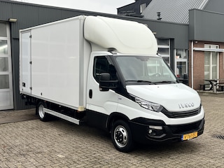 Iveco Daily 35C16V 2.3 800kg laadklep Trekhaak 3500kg Trekgewicht zijdeur Airco cruise controle Telefoonverbinding 3-Persoons bakwagen verhuiswagen Meubelbak Euro 6 Tachograaf