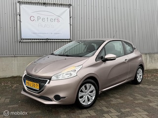 Peugeot 208 1.2 VTi Active 2014 / Airco / Cruisecontrol / Bluetooth / 4S banden nieuw / NAP