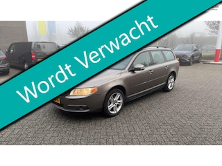 Volvo V70 2.5T Kinetic 200pk Clima Leder Trekhaak 1800kg. 2e eig. Historie
