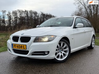 BMW 3-serie Touring 318i High Executive / Automaat / Panorama dak / Goed onderhouden / Climate Control / Stoelverwarming