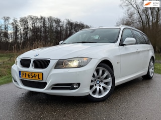 BMW 3-serie Touring 318i High Executive / Automaat / Panorama dak / Goed onderhouden / Climate Control / Stoelverwarming