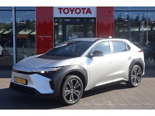 Toyota bZ4X 71KWH NIEUW VOORRAAD WARMTEPOMP 3-FASE 150 kW-LADEN 20" LM-VELGEN CAMERA KEYLESS CLOUD NAVI AD-CRUISE CLIMA APPLE/ANDROID