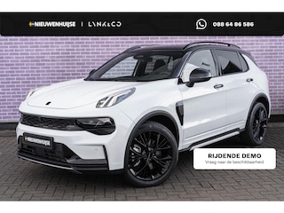 Lynk & Co 01 1.5 More | Adaptieve Cruise Control | Dodehoekdetectie | Panoramadak | Stoelverwarming | Stuurverwarming | Infinity Premium Audio Systeem| Apple Carplay/Android Auto | 360 graden Camera | 15,4 inch middendisplay | Elektrisch/Schuifkanteldak | 20 inch lichtmetalen velgen | Lederen bekleding | Elektrisch bedienbare achterklep