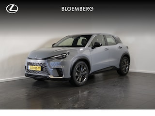 Lexus LBX Elegant 2WD