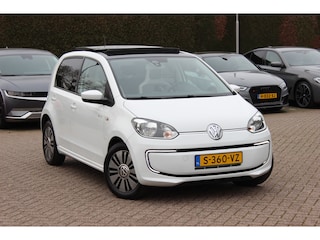 Volkswagen Up / Panoramadak / Navi. By App / Parkeerhulp achter / 15'' / Cruise Control / Radio