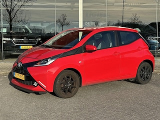 Toyota Aygo 1.0 VVT-i x-play | Airco | Navigatie | Camera | Dealer Onderhouden | occasion