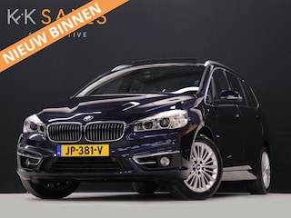 BMW 2-serie Tourer 218i Centennial High Executive 7p. Luxury Line [TREKHAAK AFNEEMBAAR, MEMORY SEATS, CAMERA, SCHUIFDAK, HEAD UP DISPLAY, STOELVERWARMING, NIEUWSTAAT]