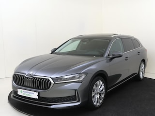 Skoda Superb Combi 1.5 TSI MHEV First Edition | Panoramadak | Trekhaak | Keyless | Adaptieve cruise control | Stoelverwarming | Achteruitrijcamera | Navigatie | Massagefunctie voorstoelen |