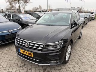 Volkswagen Tiguan 2.0 TDI Comfortline Business | Trekhaak | Climatronic | Apple Carplay | Parkeersensoren |
