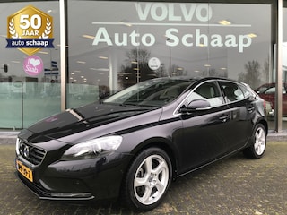 Volvo V40 2.5 T5 Summum Automaat | Rijklaar incl garantie | Panoramadak Adaptieve cruise Keyless Trekhaak