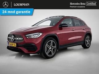 Mercedes-Benz GLA 250 e AMG Plug-In Hybride Panoramadak | 5 spaaks lichtmetalen velgen | elect. bed. Voorstoelen met memory | Trekhaak wegklapbaar | Navigatie | Parkig support met camera achter Inclusief 24 maanden Mercedes-Benz Certified garantie voor Europa.