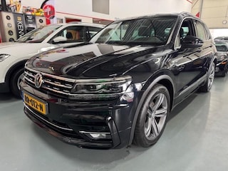 Volkswagen Tiguan 1.4TSI R-LINE/VIRTDASH PANO/FULL LED/ XENON/THAAK/NAV/CAMERA/ACARPLAY