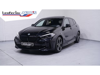 BMW 118i M Sport Panoramadak Apple Carplay Camera PDC v+a Ambienteverlichting Led koplampen