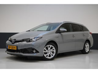 Toyota Auris Touring Sports 1.8 Hybrid Energy Plus | Trekhaak | Dealer onderhouden | Navigatie | Cruise control | All-seasonbanden |