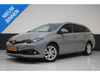 Toyota Auris Touring Sports 1.8 Hybrid Energy Plus | Trekhaak | Dealer onderhouden | Navigatie | Cruise control | All-seasonbanden |