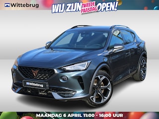 Cupra Formentor 1.4 e-Hybrid 245pk Performance DSG Automaat / Panorama dak / LM 19 inch / Navigatie / Camera / Park Assist / Wegkl trekhaak