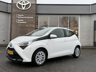 Toyota Aygo X-PLAY APPLE/ANDROID AIRCO CAMERA DAB+ EL-RAMEN NL-AUTO DEALER-ONDERHOUDEN