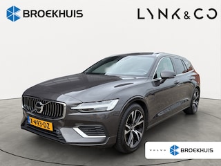 Volvo V60 2.0 T6 Plug-in hybrid AWD Ultimate Bright | Panoramadak | Trekhaak | Stuurverwarming | Achterbank verwarmd |  Harman Kardon |