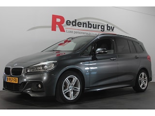 BMW 2-serie Tourer 220i 7p. High Executive - M Aerodynamica / Alcantara / Pano
