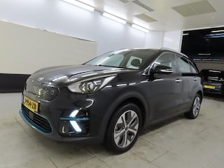 Kia Niro DynamicLine 64 kWh SOH 100%! Stof/leer | LMV 17" | Stoel-stuur verw. | Camera | NL auto | 1e eig.