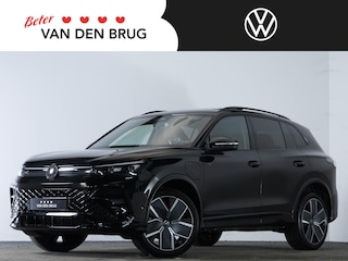 Volkswagen Tiguan R-Line 1.5 eHybrid 204 PK | 2026 Model Nieuw | LED Plus | Panoramadak | Trekhaak | DCC | Head-Up | Navigatie via Smartphone |