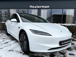 Tesla Model 3 RWD 60 kWh/ Nieuw Model/ Panodak/ Sfeer