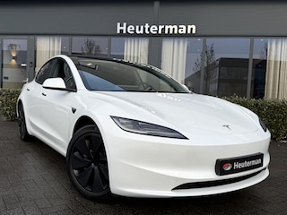 Tesla Model 3 RWD 60 kWh/ Nieuw Model/ Panodak/ Sfeer