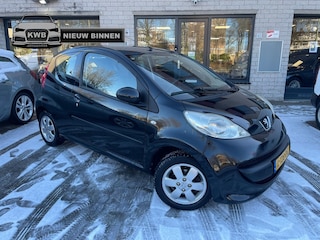 Peugeot 107 1.0-12V Zwart Airco Nieuwe apk