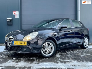 Alfa Romeo Giulietta 1.4 T Progression PANO BOSE NAVI CLIMA CRUISE TREKHAAK PDC LED DISTRIBUTIE VV BIJ 155000 IN 22