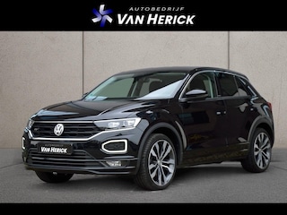 Volkswagen T-Roc 1.5 TSI 150pk Automaat R-Line | ACC | Navigatie | Winterpakket