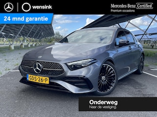 Mercedes-Benz A-klasse 180 Star Edition AMG Line | Nieuwprijs € 52.195,- | Night | Panoramadak | Sfeerverlichting | Stoelverwarming | Parkeercamera |