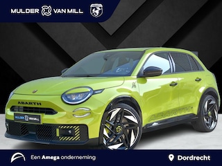 Abarth 600 Scorpionissima 54kWh 280pk | SABELT SPORTSTOELEN |  ADAPTIVE CRUISE | 20" LMV | APPLE CARPLAY / ANDROID AUTO |