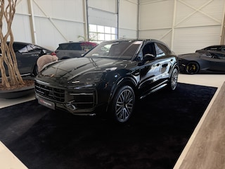 Porsche Cayenne 3.0 E-Hybrid Sport Design | 18weg sportstoelen | Leder pakket | Bose | Trekhaak | PASM | Innodrive |