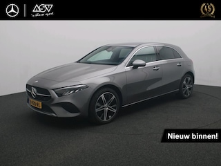 Mercedes-Benz A-klasse 250 e Luxury Line | Trekhaak Wegklapbaar | Sfeerverlichting | Smartphone Integratie Pakket | Verwarmd Stuurwiel | Klasse 3 Alarm | Achteruitrij Camera